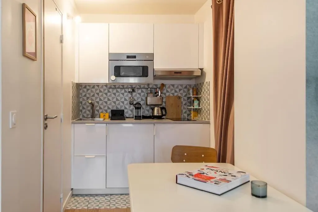 Appartement Couronnes - Cosy Studio Tout Equipe Et Privatif Parijs