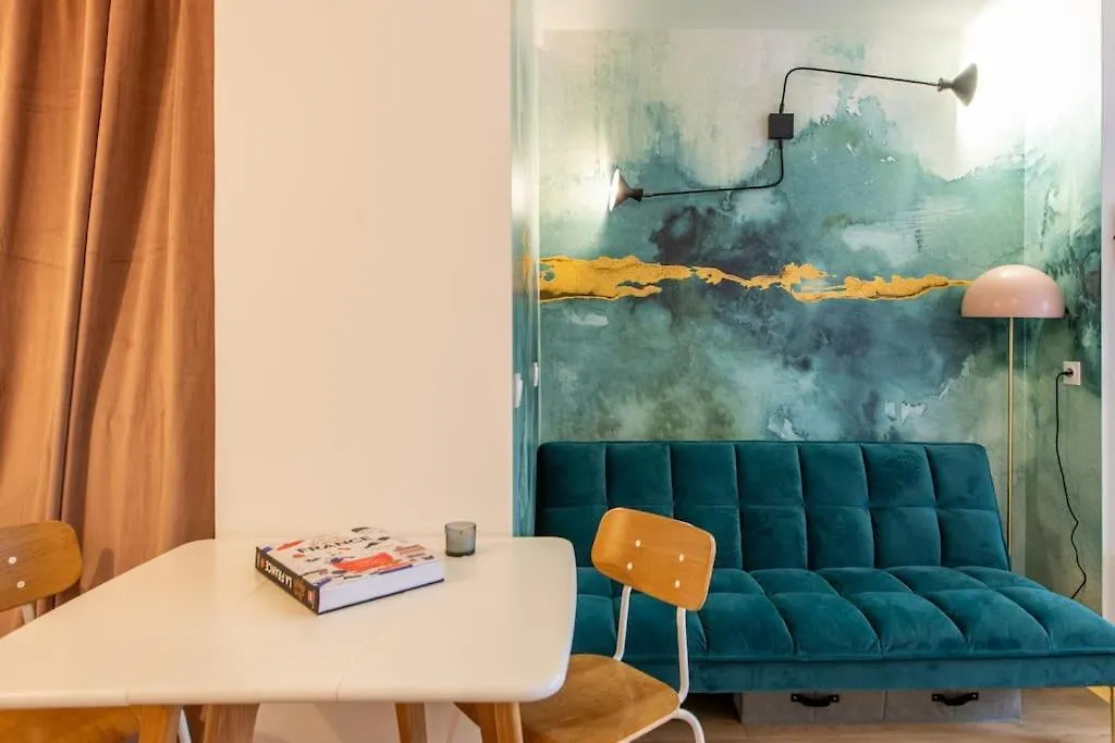 Couronnes - Cosy Studio Tout Equipe Et Privatif Parijs 0*,